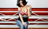 Brazzers Veronica Avluv Gimme a D-I-C-K! 31422 It's safe to say cheerleading doesn't run in the Avluv genes. When her daughter got rejected at try-... 

