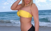  55025 MILF Hunter Check out hot milf bikini babe suck on a vanilla flavored cock then get creamed in her face
