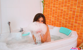 Little Caprice pic_shaving 57546 18yo Little Caprice shaving her beautiful pink pussy in the bath tub
