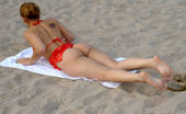 8th Street Latinas lipa Bikini latina gets spanked after being cummed on
