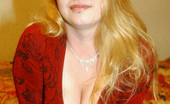 Big Naturals carrie 62919 Plump blonde teen with a great bust
