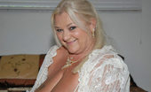 Big Naturals linda These hot big natural girls are smokin hot watch their titties bounce like jello
