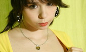 66454 Teen in yellow top
