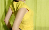  66455 Sexy teen in yellow top
