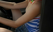  66517 Teen Ariel gets kinky in car!
