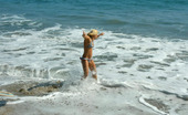 We Live Together marlie 66958 12 pics of smoking blonde in bikini suckn on pussy lips
