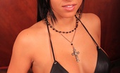  73506 Janessa Brazil Leather in the bedroom
