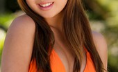 Digital Desire Tia Tanaka 78012 pops her sexy Asian body out of a bikini

