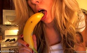 XO Gisele 85667 Shows Her Her Blow Job Skills To A Lucky Banana
