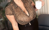XL Girls 88939 Whos The Boss? 25576