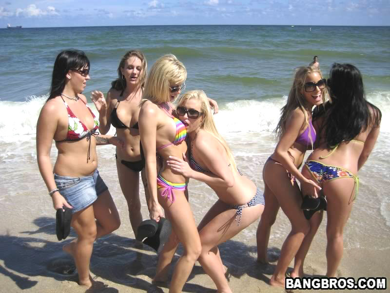 Milf Group Fuck Beach - Fuck Team Five Yo whatÃ¢â‚¬â„¢s up guys? This week we have a badass Fuck Team 5.  The girls had a day off so they went out to the beach to have some