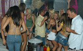 In The VIP julia 99122 Insanely hot babes gettin dirty in the vip room of the club in these pix
