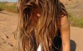 Emily 18 Teasing Girl 104702 Sweet Taking Off Her Panties Teasing
