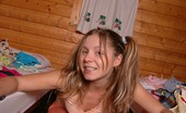 Emily 18 Loves To Show Her Great Round Ass 104751 Loves To Show Off
