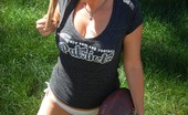 Housewife Kelly Anderson 110254 Football
