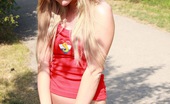 Club Seventeen Paris Diamond 118387 Naughty teenager pleasuring her wet pussy on a public road
