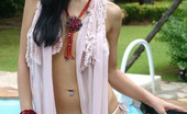 Katie Fey piscinefey 119669 Busty Nude Teen By The Pool
