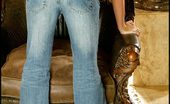 Barefoot in Jeans Foxes.com Barbie Murdock 122004 Nice Tits Blone in Tight Jeans
