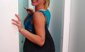 Gloryhole.com Sunshine 130810 Blond Sucks Off A Black Dick In Gloryhole Eats Cum
