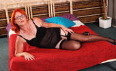 Mature.nl 140983 Red Mature Slut Getting Her Groove On
