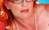 Mature.nl Red Mature Slut Getting Her Groove On
