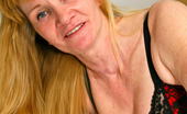 Mature.nl 141021 This Blonde Housewife Loves To Get Wet
