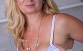 Mature.nl Horny Mature Blonde Showing Her Hot Body
