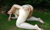 Mature.nl 141141 Horny Mature Slut Playing In The Garden With Her Pussy
