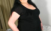 Mature.nl 141171 Big Mama Playing With Her Big Tits And Wet Pussy
