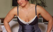 Mature.nl 141181 Hot Horny Housewife Getting Herself Wet
