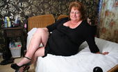Mature.nl 141199 This Big Mama Knows How To Please Herself
