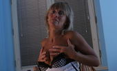 Mature.nl 141235 Naughty Mature Slut Getting Herself Horny
