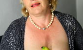 Mature.nl 141271 Chubby Housewife Playing With A Cucumber
