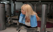 Mature.nl 141292 Mature Ladies In The Gym Getting Sweaty And Naked
