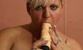 Mature.nl 141360 Naughty Blonde Mama Playing With Her Toy
