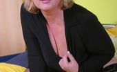 Mature.nl 141386 Big Titted Mama Shows Us What Shes Got
