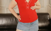 Mature.nl 141423 This Chubby Mama Loves To Do It Solo
