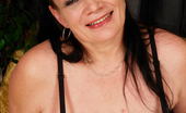 Mature.nl 141467 This Mama Loves To Play With Herself
