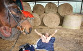 Mature.nl 141474 Mature Slut Playing With Herself In A Barn
