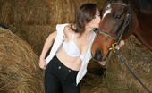 Mature.nl 141489 Classy Mature Slut Playing With Herself In A Barn In Front Of A Horse
