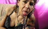 Mature.nl 141606 This Kinky Housewife Sure Knows Ho To Please Herself
