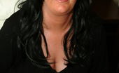 Mature.nl 141607 This Chunky Mama Loves To Play With Herself
