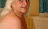 Mature.nl 141689 Big Titted Granny Showing Off Her Body
