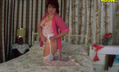 Mature.nl 141803 Mature Slut Playing On Her Bed
