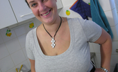 Mature.nl 142062 This Chubby Lovely Mature Slut Shows Everything
