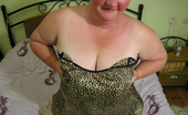 Mature.nl Chunky Mature Slut Showing Us Her Stuff
