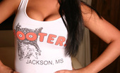 Southern Brooke 144065 Proves Why She Is The Perfect Hooters Girl
