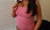 Southern Brooke 144162 Sexy And Very Busty Shows Off Her Oral Skills On Her Pink Lollipop
