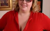 BBW Hunter 144231 BBW Picks Up This Cute Blonde Named Holli And Had A Great Time Watching Her Strip Off For The Camera
