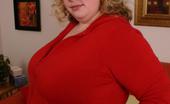 BBW Hunter 144366 Naughty Bbw Holli Seduces A Guy With Her Big Belly And Takes Cock Humping On Top
